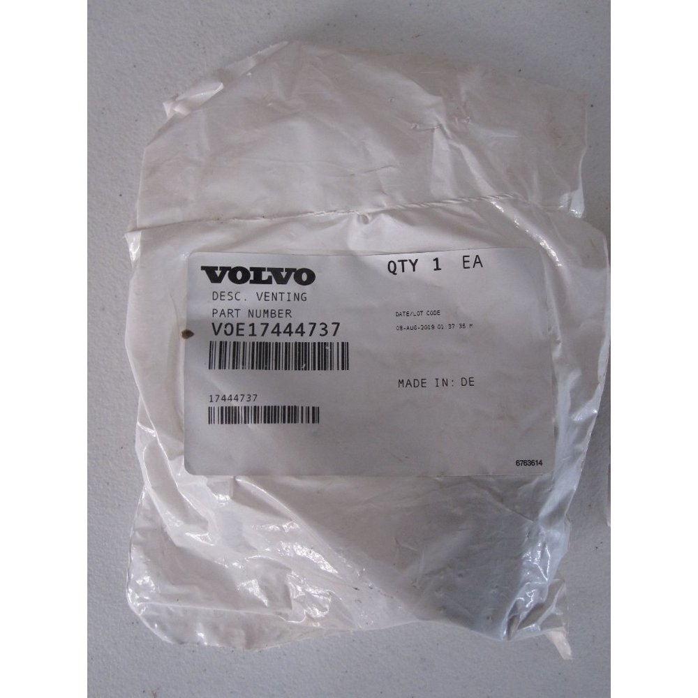 NEW Genuine Volvo Part‎ #VOE17444737 17444737 Vent Breather